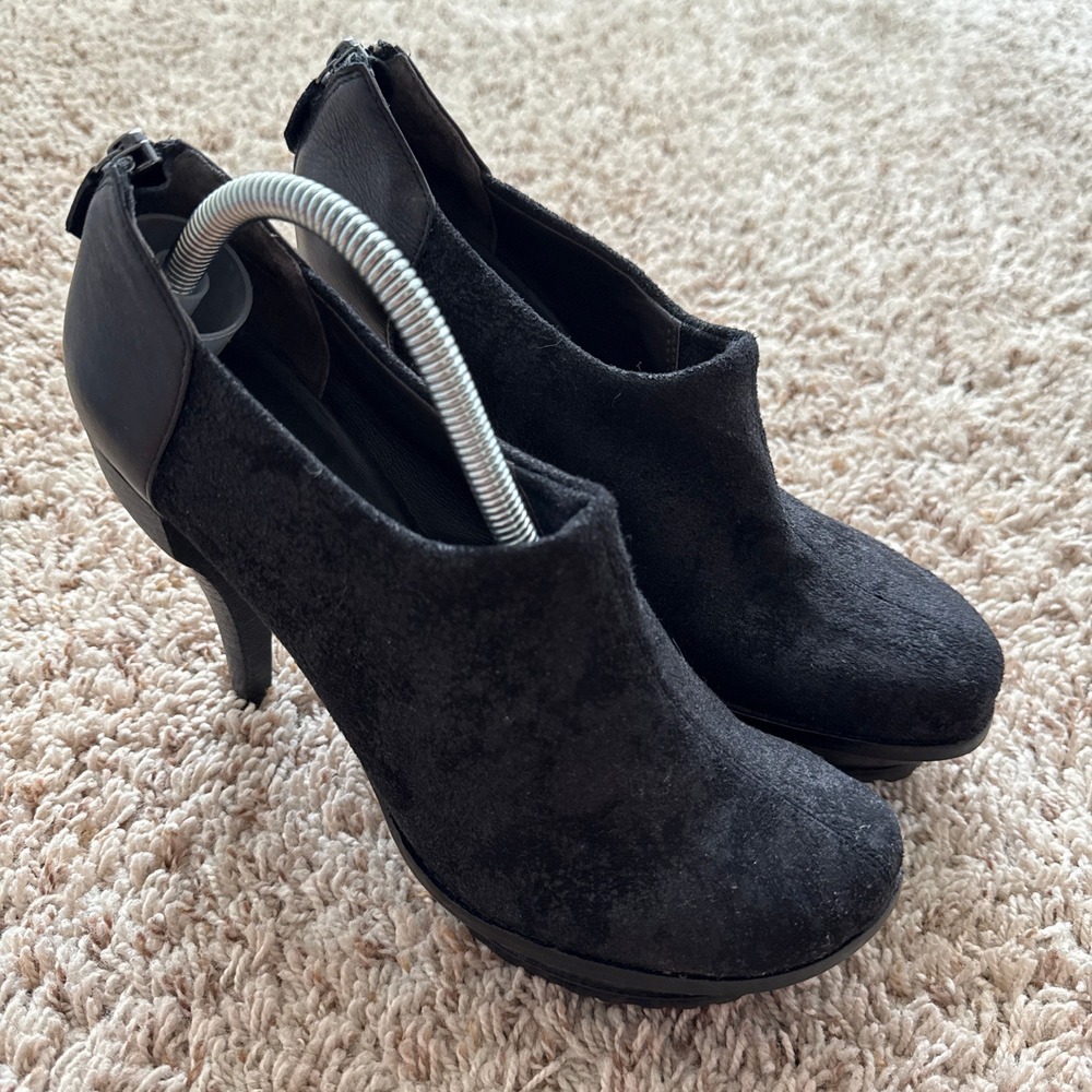 Lisa for Donald J Pliner Black Suede Leather Platform Booties Green Sole 8.5M